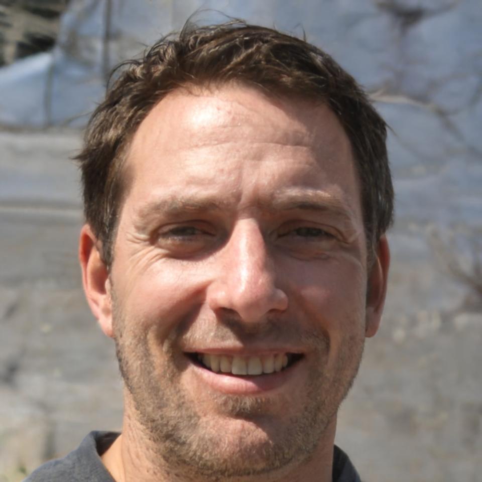 Julien Lefebvre, conseiller financier senior chez forynthea